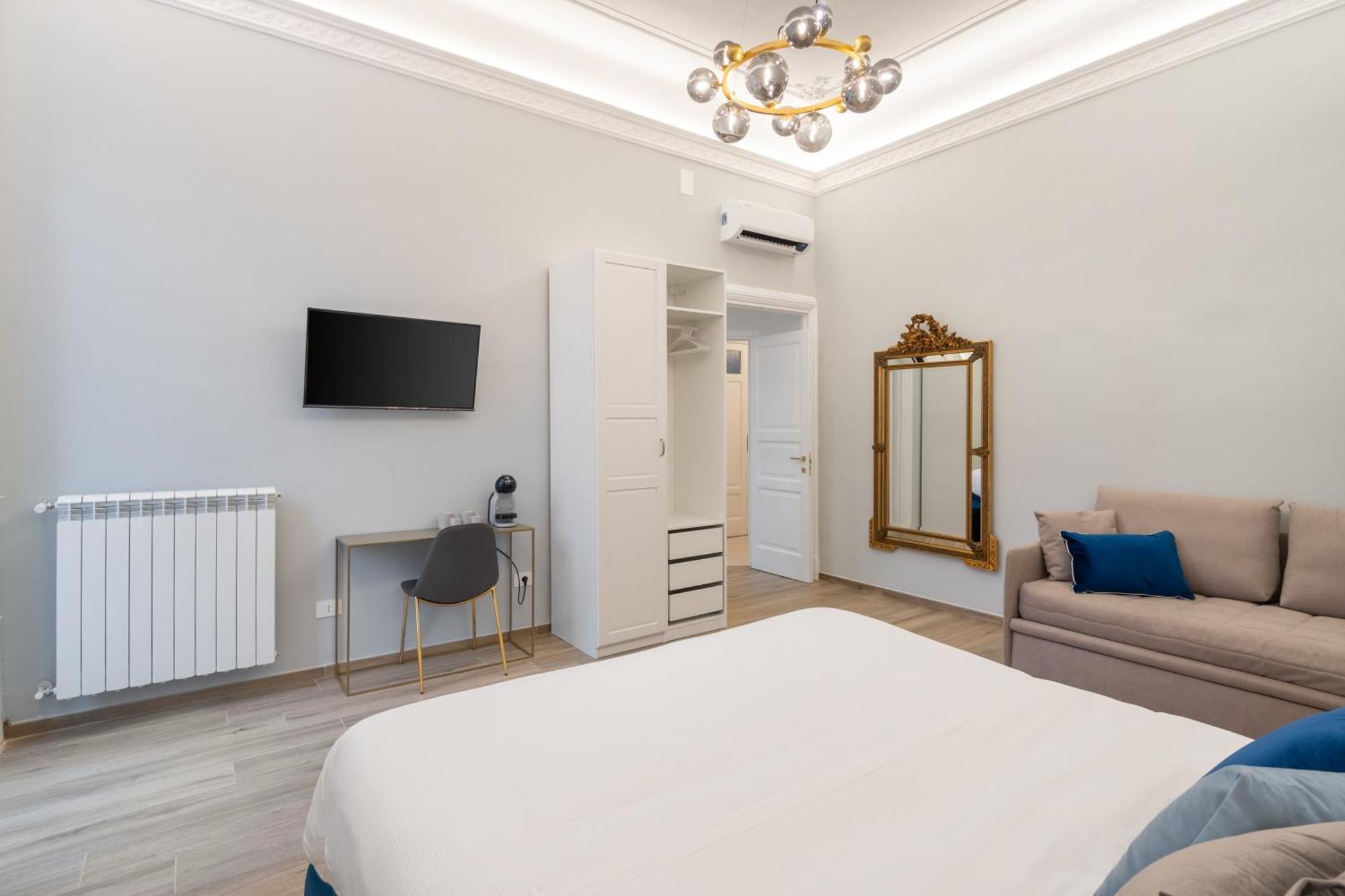 Palazzo Galeoni Luxury Suites Salerno Eksteriør billede